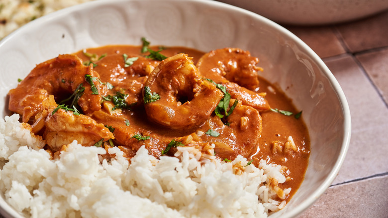 shrimp tikka masala in white bowl