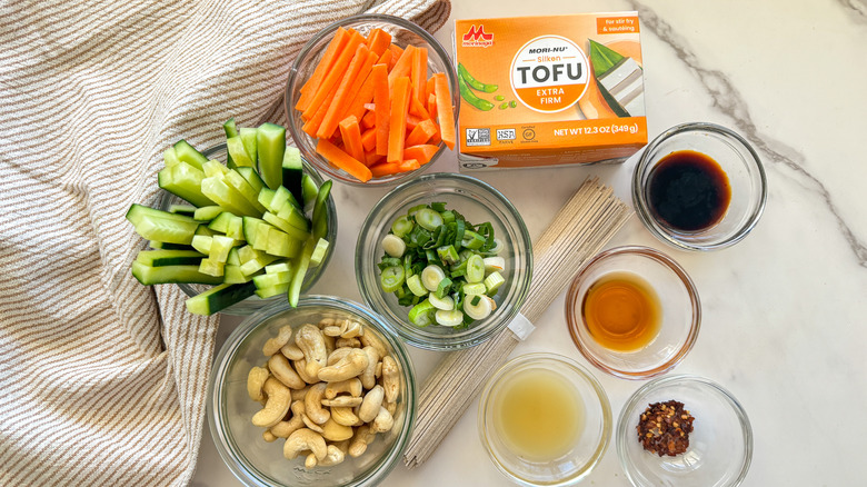 tofu soba noodle salad ingredients