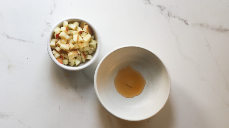 Apple cider vinegar in bowl