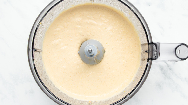 smooth hummus in blender 