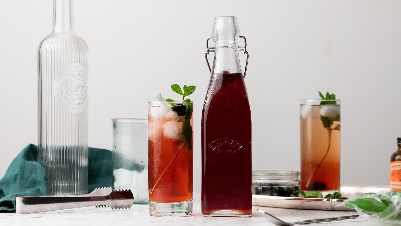 https://www.tastingtable.com/img/gallery/simple-grenadine-recipe/l-intro-1667314482.jpg