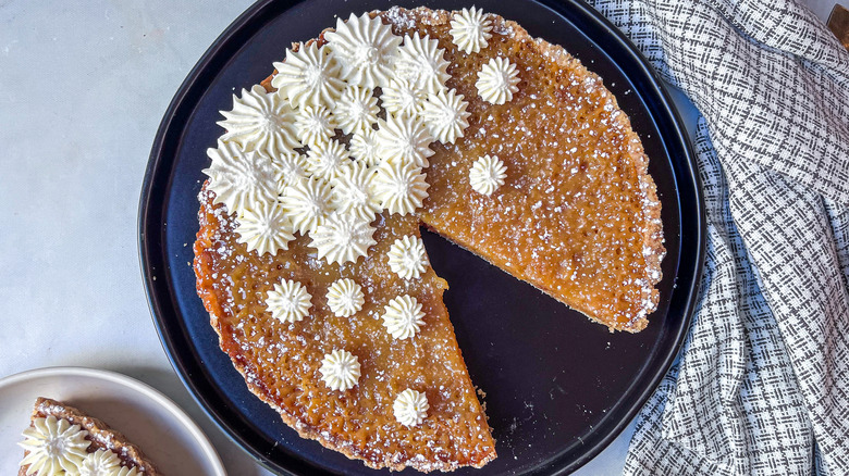 treacle tart with whipped cream