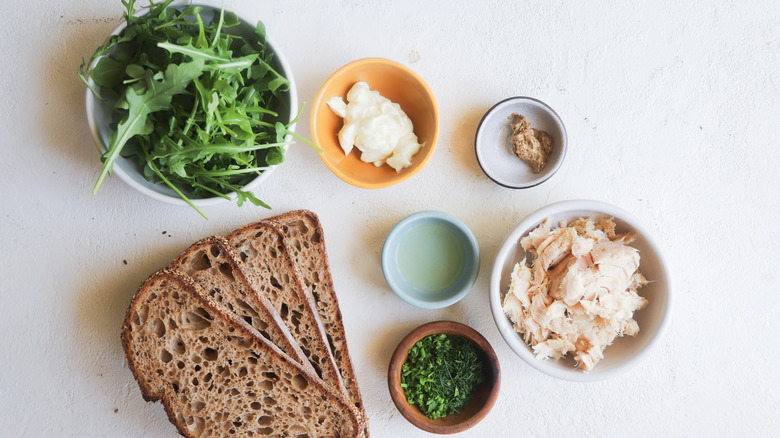 Tuna salad sandwich ingredients