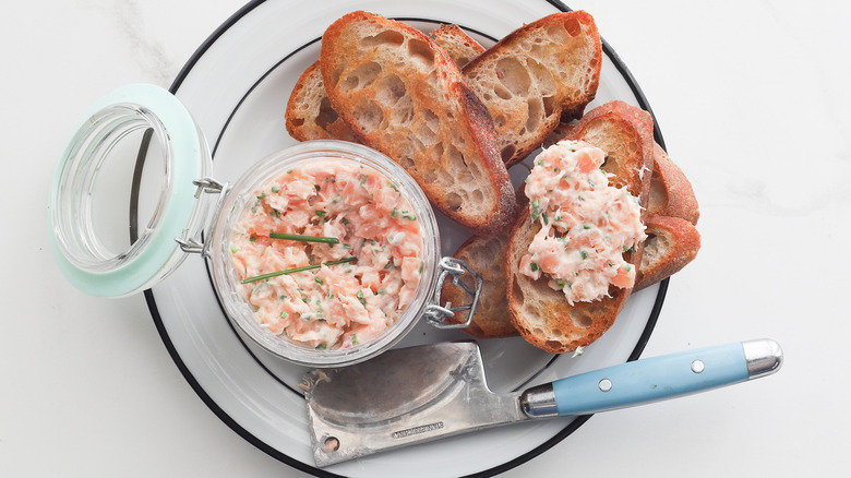 Salmon rillettes with crostini