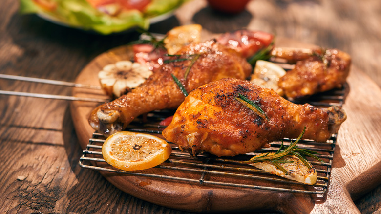 Grilled chicken and herbs