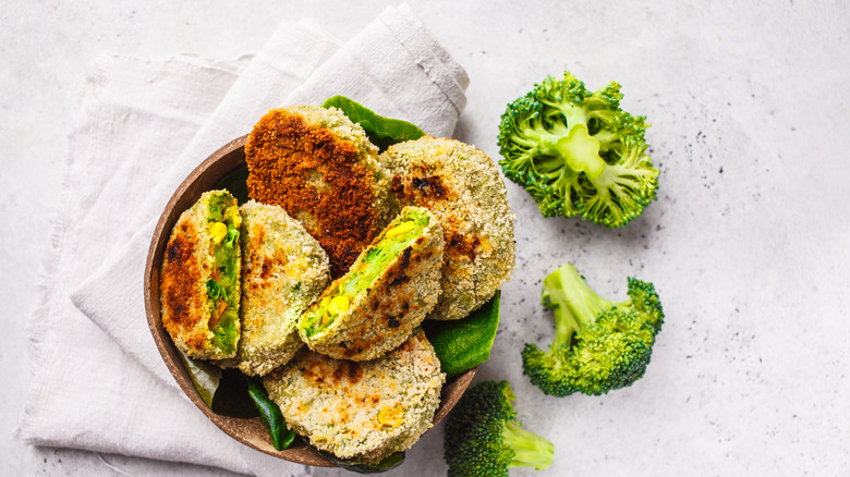 Baked falafel and broccoli