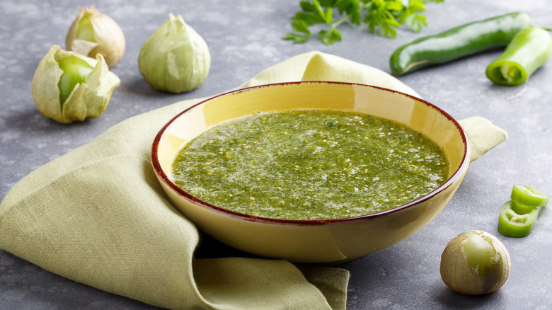 Salsa verde with tomatillo