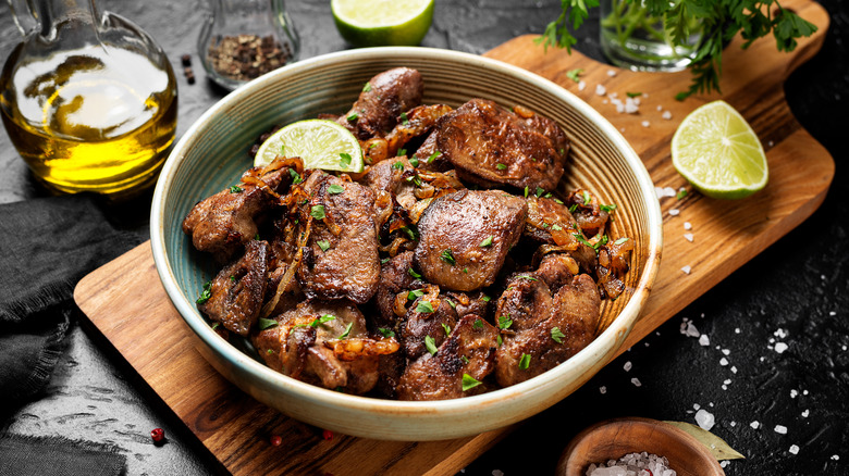 chicken liver with onions herbs