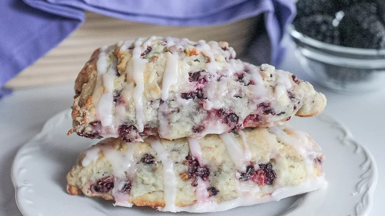 Blackberry scones with lemon glaze