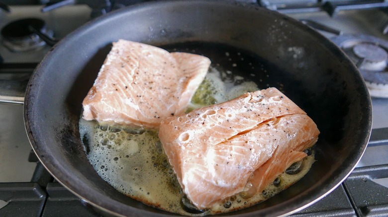 salmon in skillet 