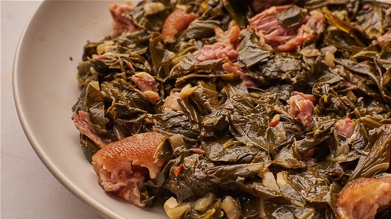 cooked collard greens 