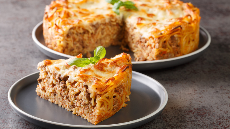 sliced spaghetti pie