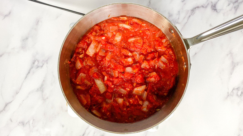 tomato sauce in pot