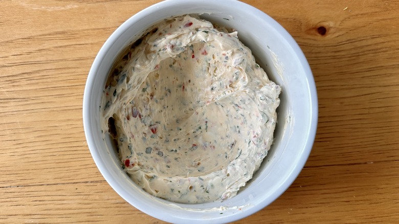 spicy cream cheese mixture