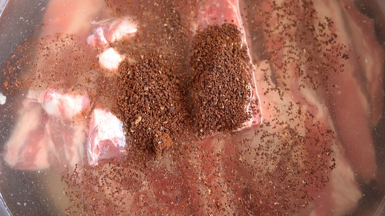 ribs in water with spices 