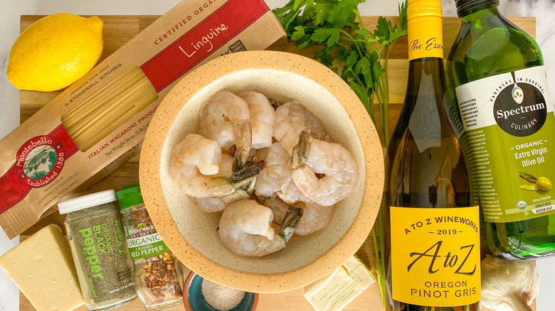 ingredients for spicy shrimp scampi