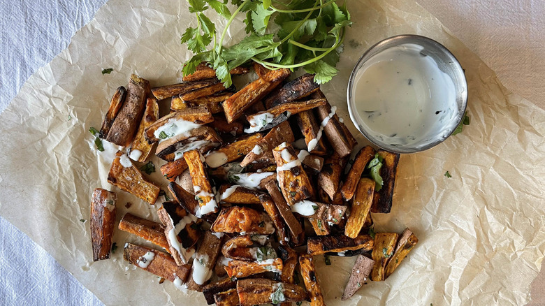 sweet potato fries with sauce