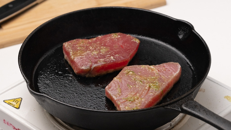 pan frying spicy tuna steaks