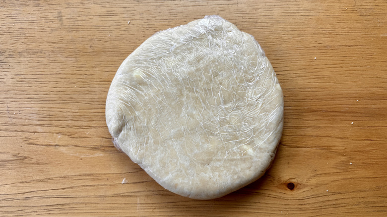 Pie dough disk