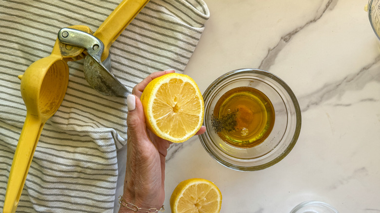 adding lemon to dressing