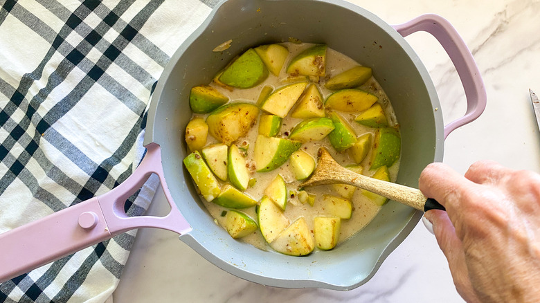 apple curry in pot