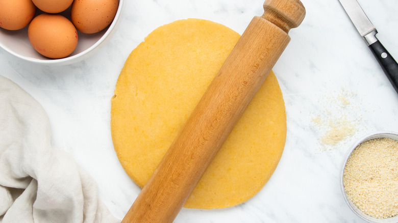 flat marzipan with rolling pin