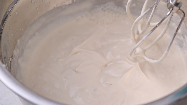 soft peaks in whipped cream