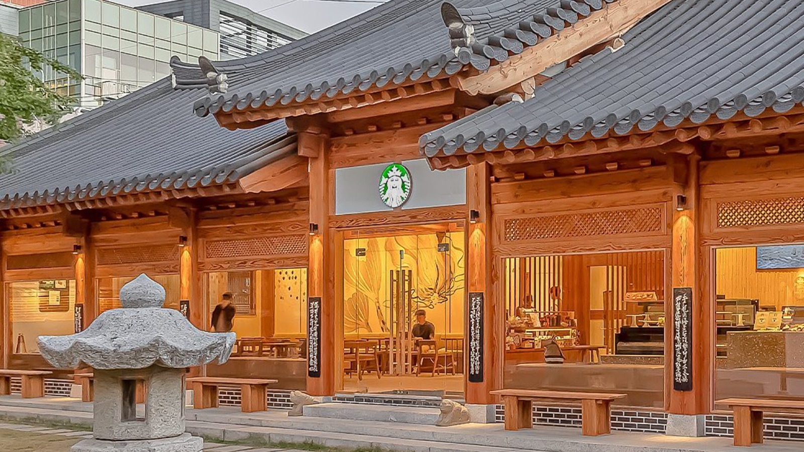 Starbucks' Newest South Korean Store Is Located In A Traditional Hanok