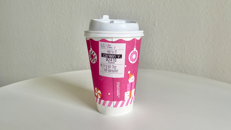 dunkin' hot chocolate with espresso shot in holiday cup