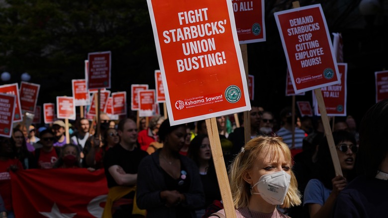 Starbucks Workers United members picketing