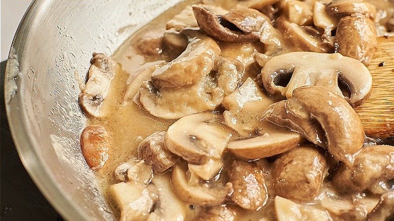 cooking mushrooms in sherry