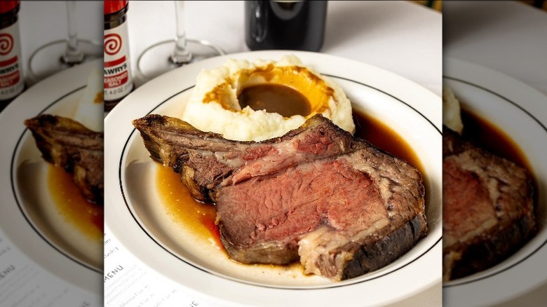 Prime rib with mashed potatoes 