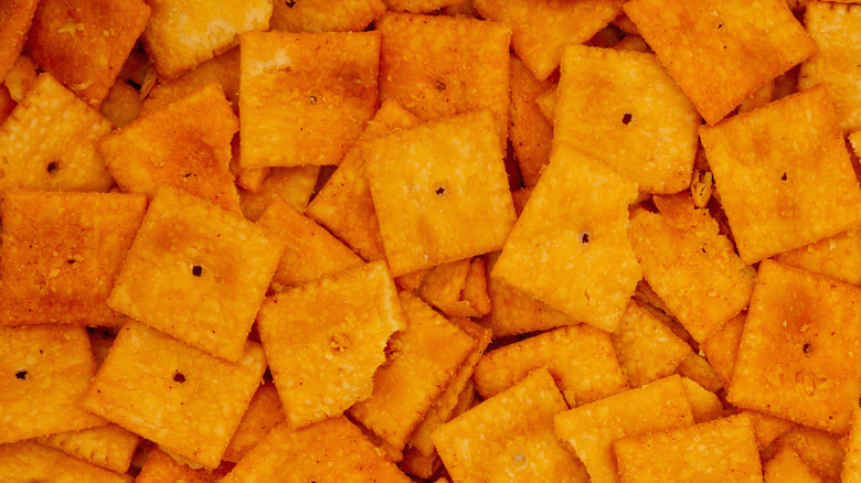 Small Cheez-It crackers