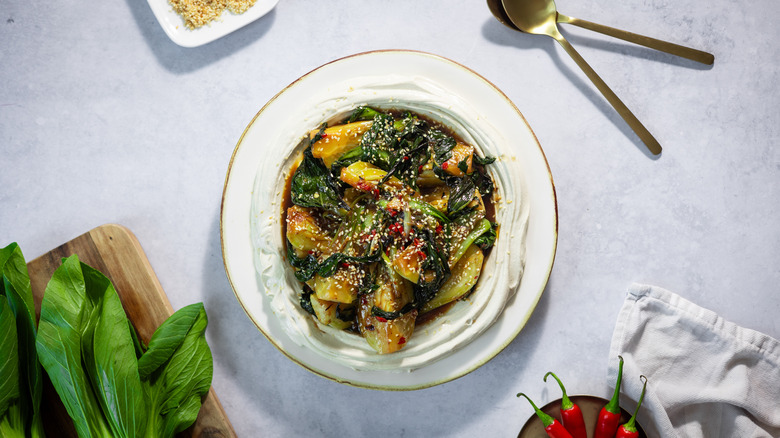 Stir-fried bok choy and tofu cream