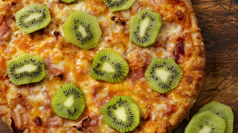 kiwi slices on pizza