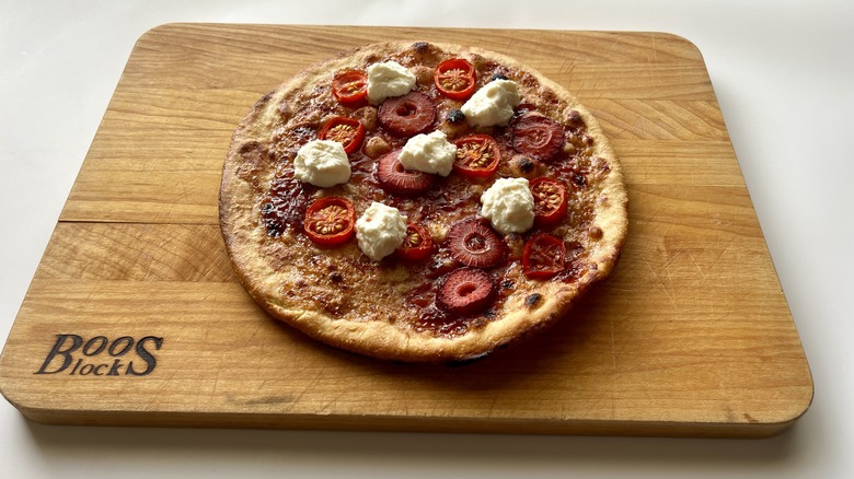 strawberry tomato pizza with ricotta