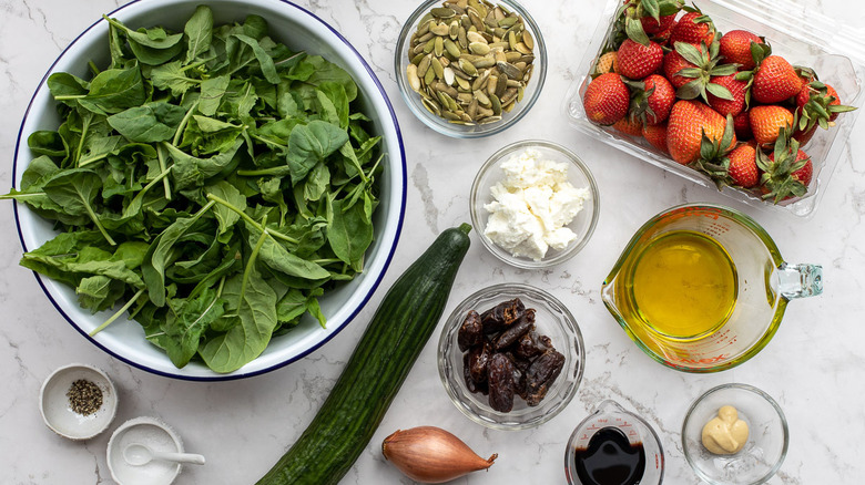 strawberry arugula salad ingredients