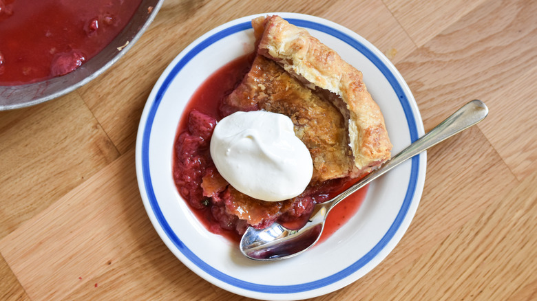 Strawberry basil pie