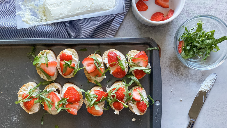 strawberry bruschetta with basil