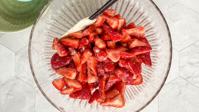 strawberries in bowl 