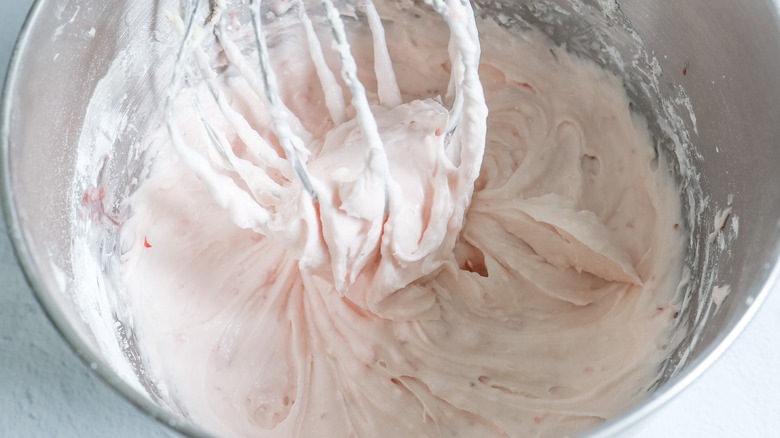 strawberry puree cream cheese frosting