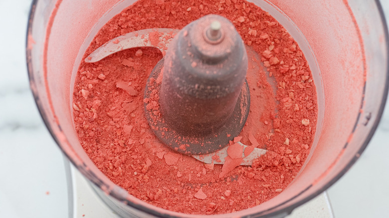 food processor with pink powder