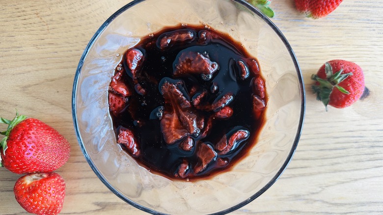 strawberry balsamic glaze in bowl