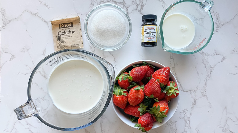 ingredients for strawberry panna cotta