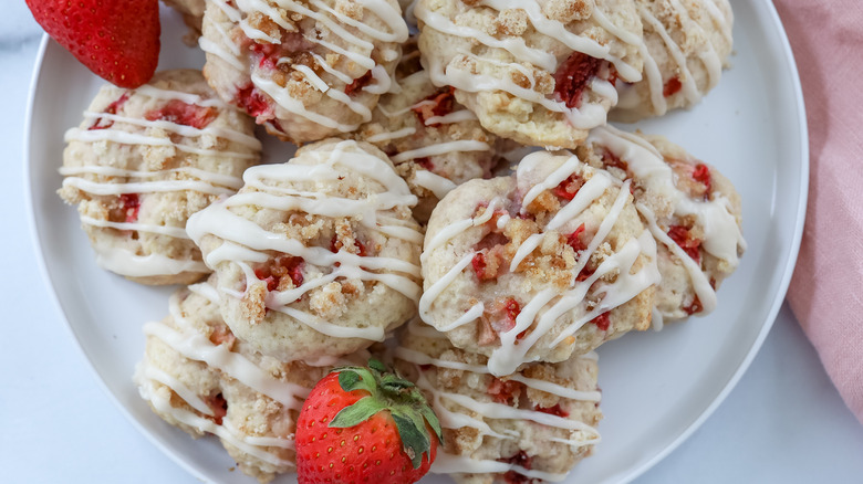 Plate of strawberry shortcake cookies 