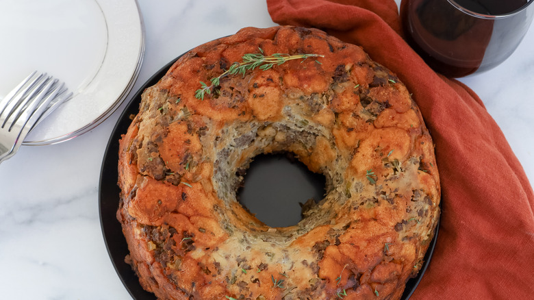 whole Thanksgiving stuffing wreath