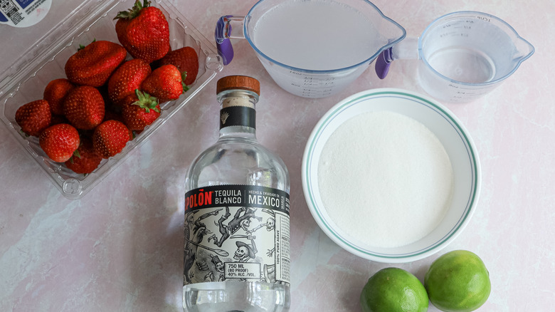 strawberry paloma cocktail ingredients