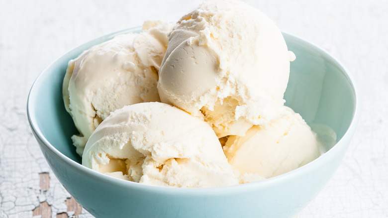 vanilla ice cream in bowl