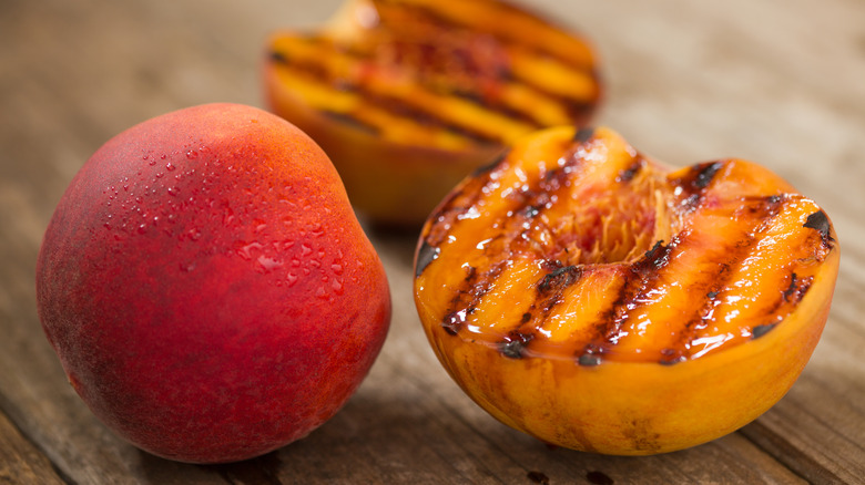 fresh grilled peaches