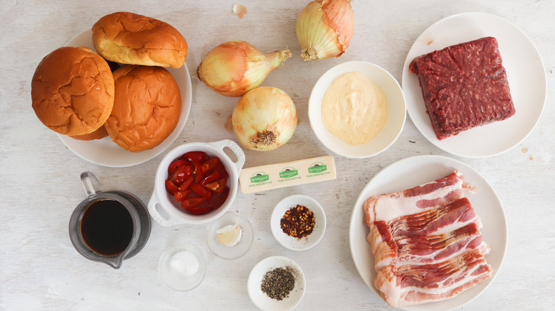 sweet and spicy bacon burger ingredients